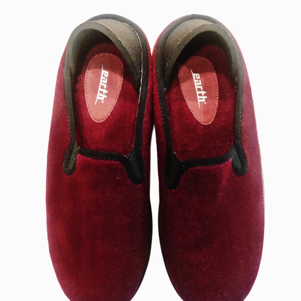 Earth Guru Burgundy Wool Slippers Size 9
